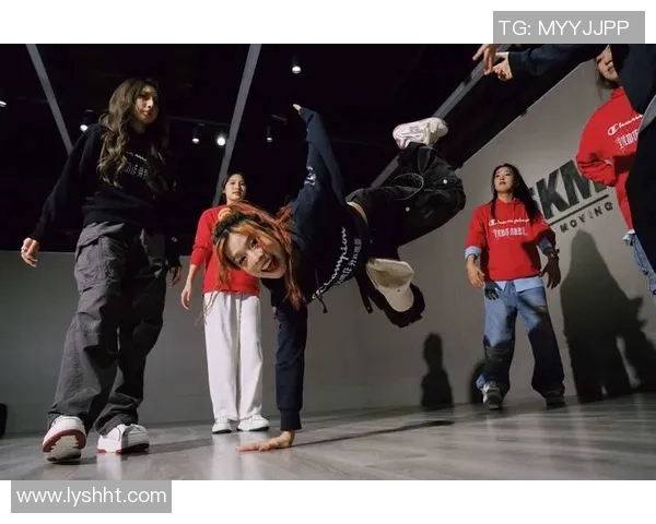 街舞装备选购指南：如何选择适合的攀岩鞋提升舞蹈表现